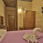 Relic House Отель