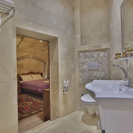 Relic House Hotel 2*